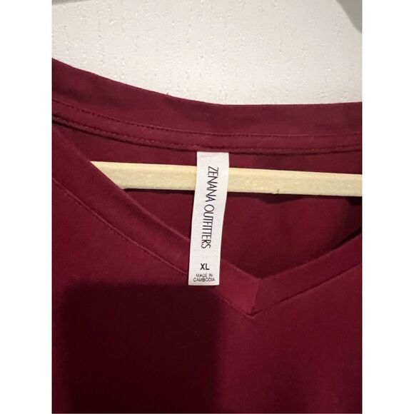 Zenana Outfitters Garnet V-neck Top - Picture 3 of 7